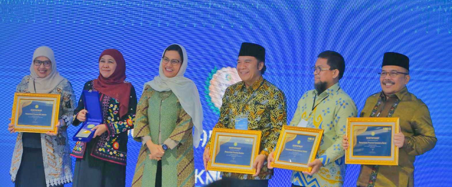 Anugerah Adinata Syariah Sumbar Boyong Sembilan Penghargaan