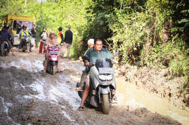 Soal Jalan Rusak Lain Di Lampung Lain Pula Di Musi Banyuasin Tirasonline Com