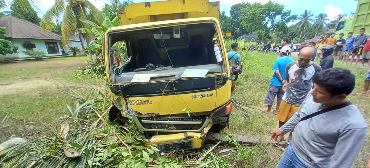 Colt Diesel Tabrak Motor, Warga Rokan Hulu Jadi Korban Lakalantas Di ...