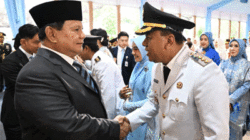 Presiden Prabowo salami Bupati Kuansing, Suhardiman Amby.